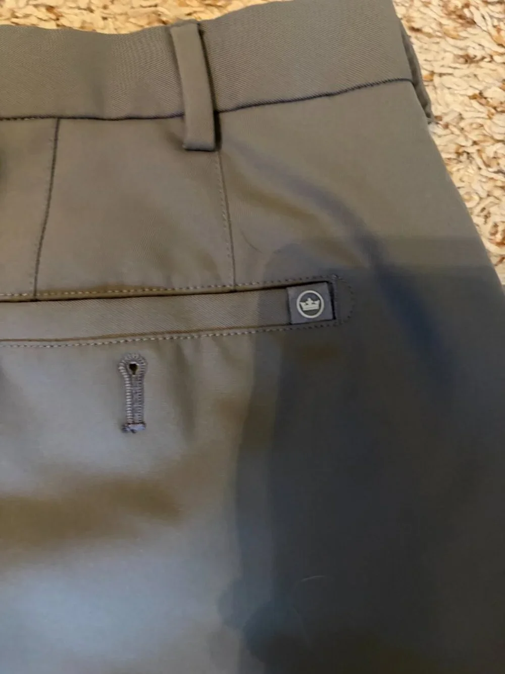 Peter Millar - EB66 Performance Golf Shorts - Mens Size 32 - 8